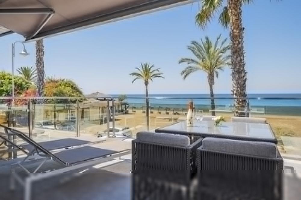 Отель H Boutique La Caleta Bay Ла-Эррадура Экстерьер фото